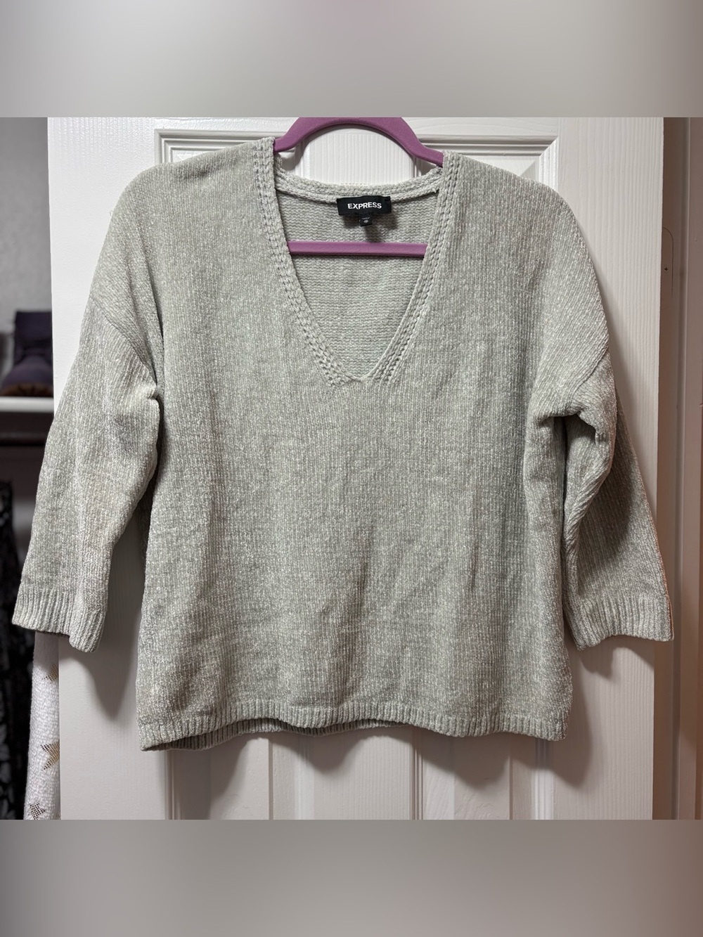 Express Women's V-Neck Knit Sweater Soft Mint - XS